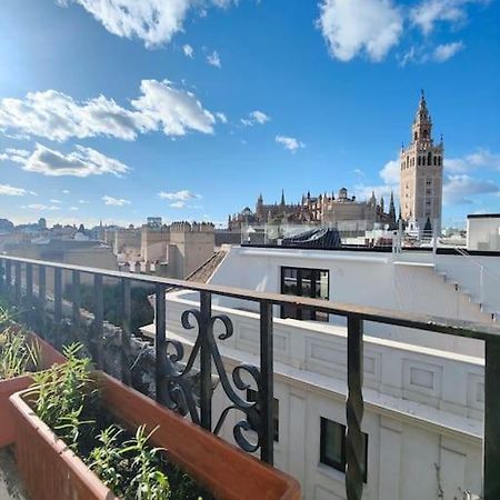 Lovely 1-Bedroom Loft With Terrace. Amazing View. เซบีญา ภายนอก รูปภาพ