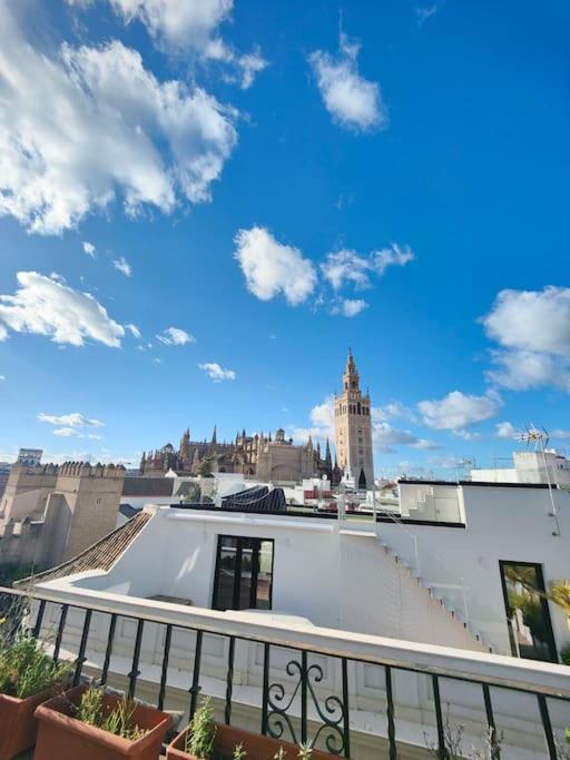 Lovely 1-Bedroom Loft With Terrace. Amazing View. เซบีญา ภายนอก รูปภาพ